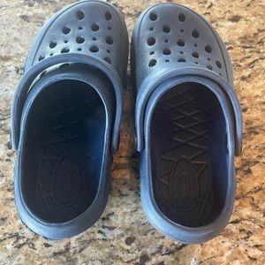 Toddler crocs